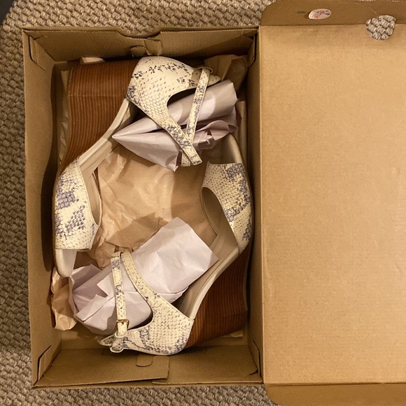 Cole Haan 9.5  Sadie Wedge sandal snake print - Picture 7 of 7